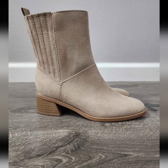 Women's ankle boots with memory foam insole size 5.5 NWT - Picture 1 of 5